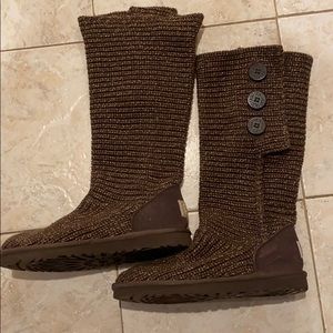 Ugg cardy boots in brown. Size 8
